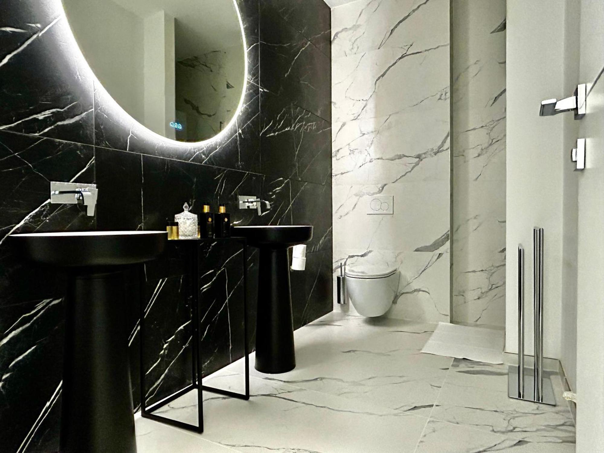Phoenix Garden Apartment มงส์ ภายนอก รูปภาพ