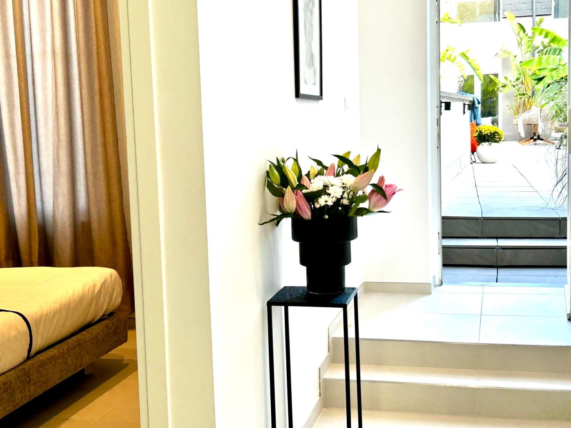 Phoenix Garden Apartment มงส์ ภายนอก รูปภาพ